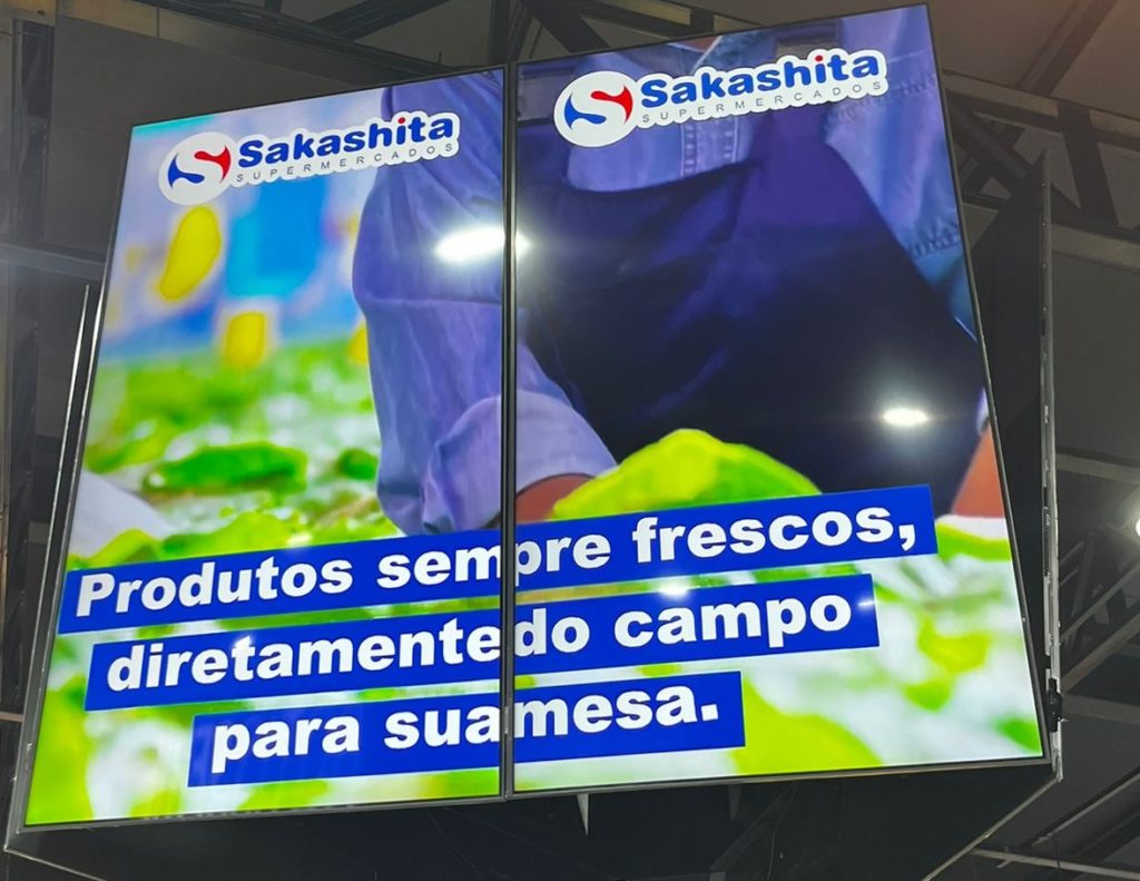 A era digital transformou a forma como empresas se conectam com seus clientes, e o Supermercado Sakashita é um exemplo notável