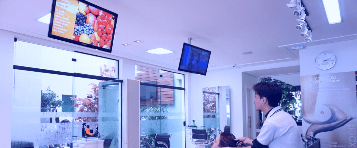 Como escolher a mídia digital ideal para o seu negócio, comparativo entre mídia indoor, DOOH e compra programática